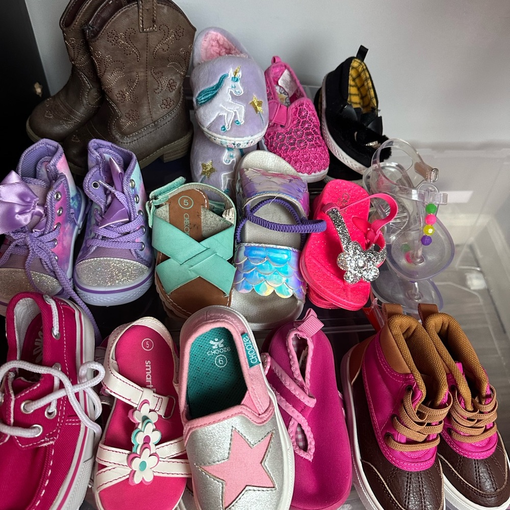 Toddler size 5 shoe lot.